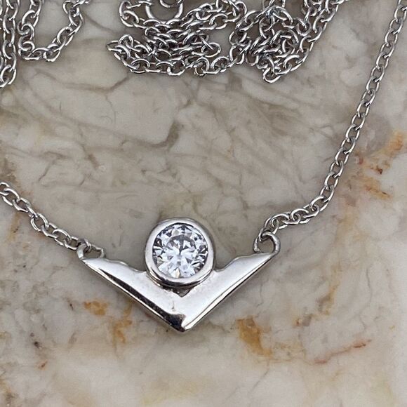 Tocara 925 Sterling Silver & Cubic Zirconia V Necklace Adjustable Length - Picture 2 of 7